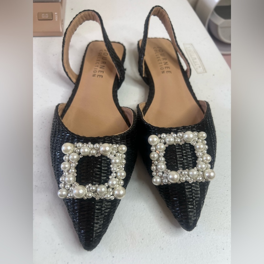 Journee Collection Women Hannae Pointed Toe Slingback Flats Size 8 Woven Black